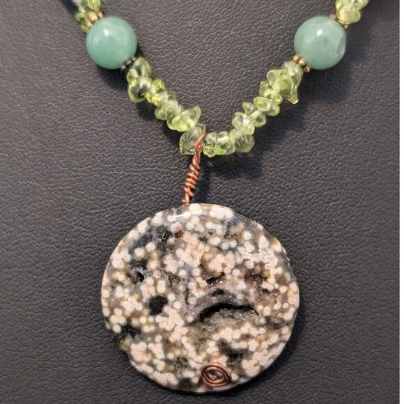 Ocean Jasper Peridot Mother of Pearl Other Gemstone Pendant Beaded 18" Necklace - Picture 2 of 6